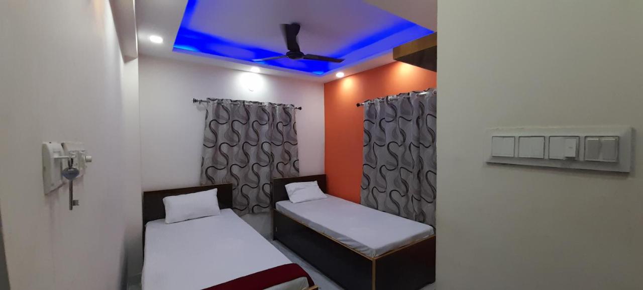 Garden Guest House Near Rene Tower Ruby General Hospital كولكاتا المظهر الخارجي الصورة