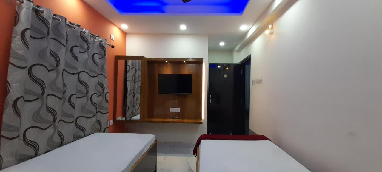 Garden Guest House Near Rene Tower Ruby General Hospital كولكاتا المظهر الخارجي الصورة