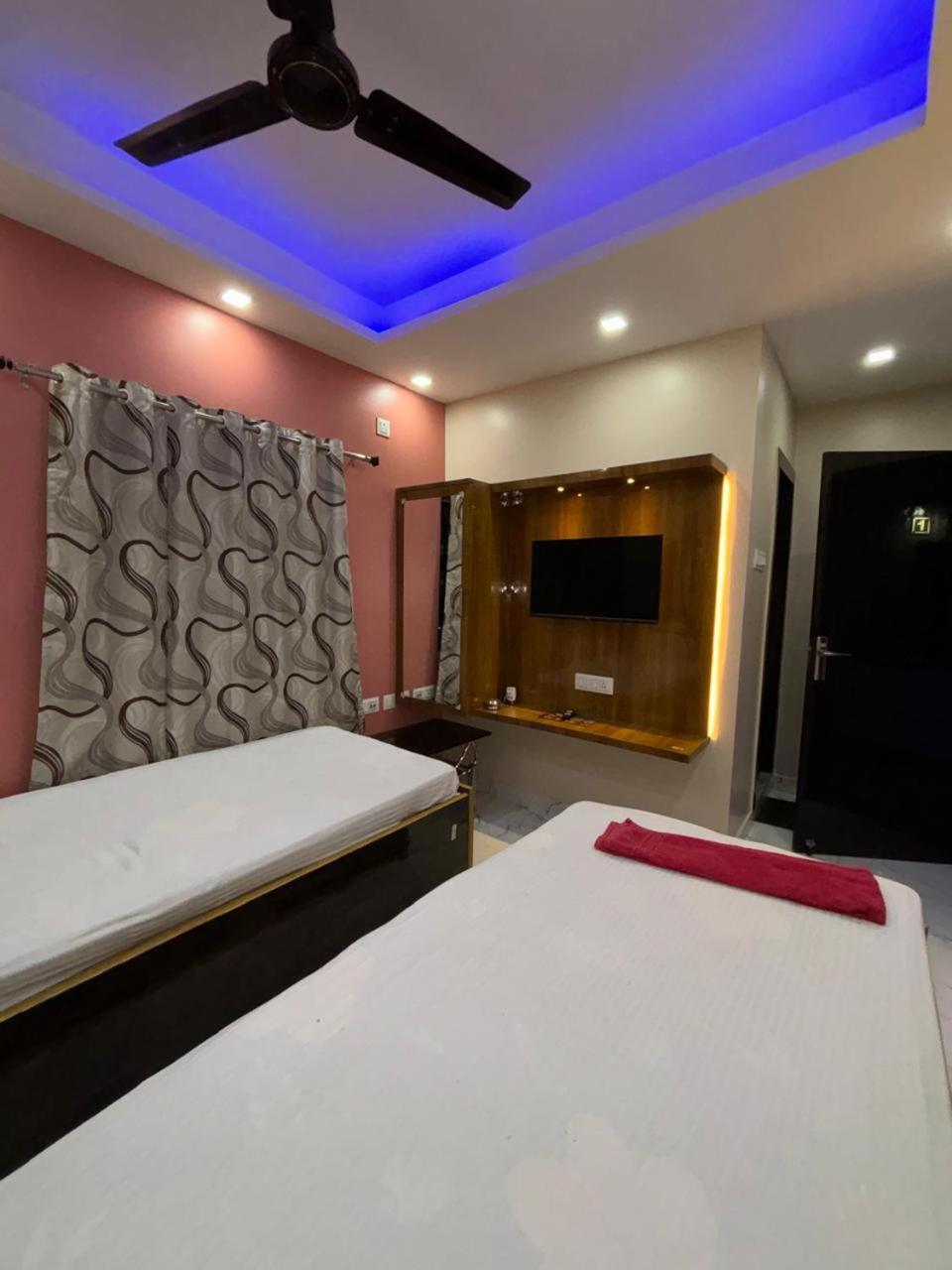 Garden Guest House Near Rene Tower Ruby General Hospital كولكاتا المظهر الخارجي الصورة