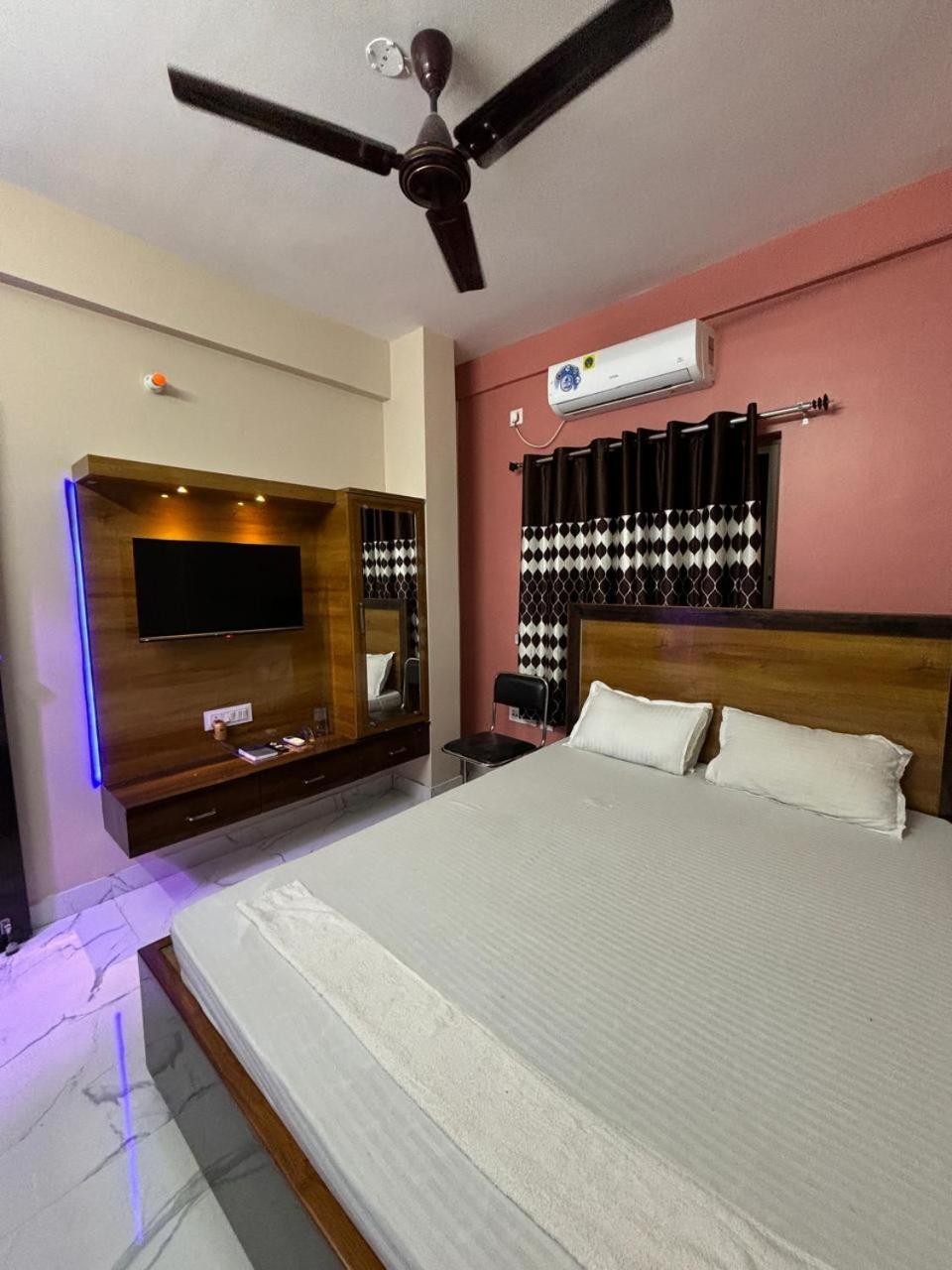 Garden Guest House Near Rene Tower Ruby General Hospital كولكاتا المظهر الخارجي الصورة